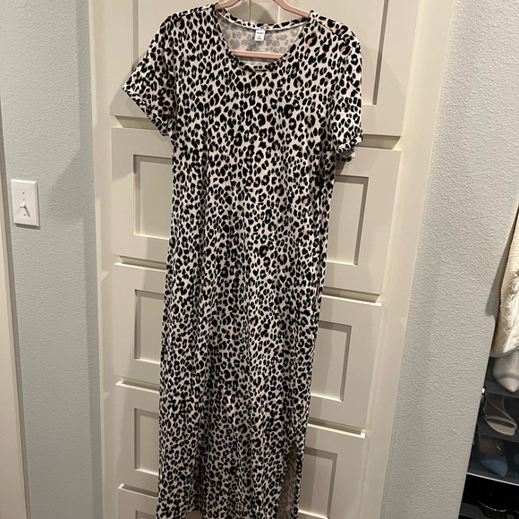 Old Navy knit dress with pockets size medium - Picture 2 of 4